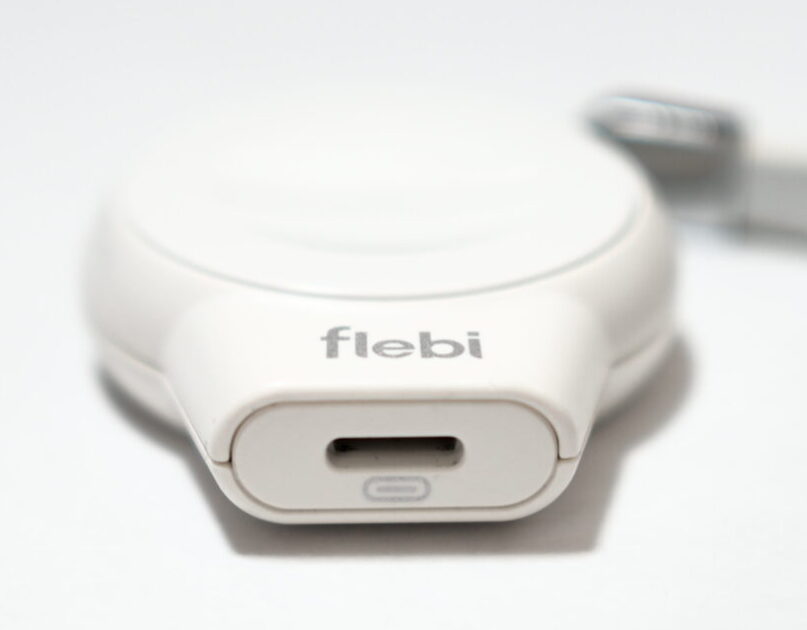 Flebi Apple Watch充電器のLightningポート
