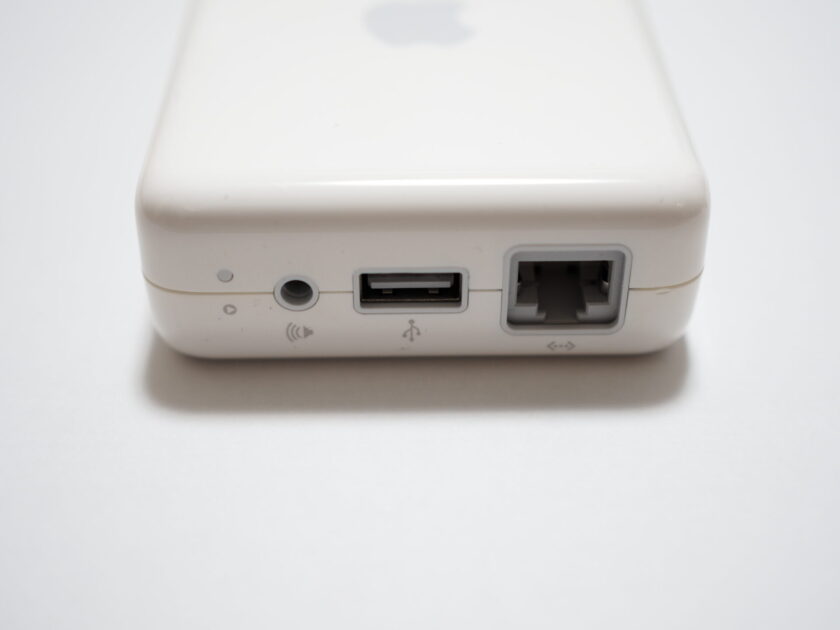 Apple AirMac Express ポート類